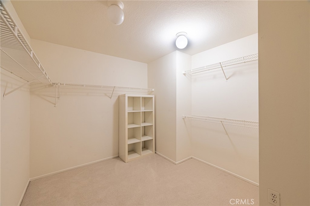 72 Vassar Aisle