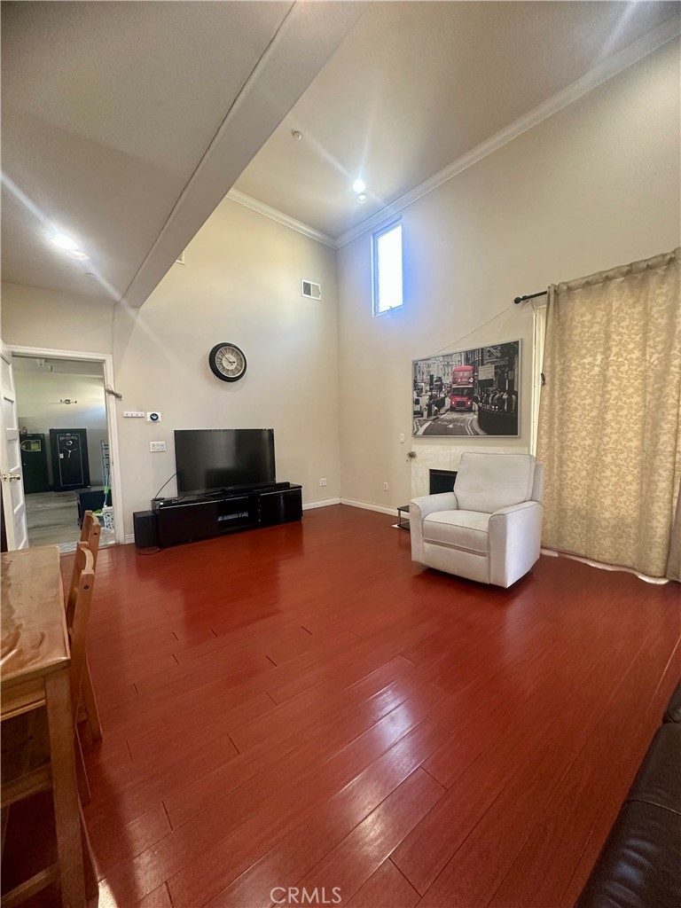 119 S Walnut Grove Avenue