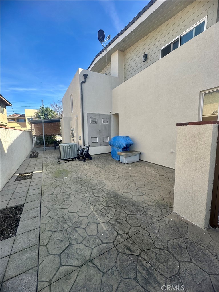 119 S Walnut Grove Avenue