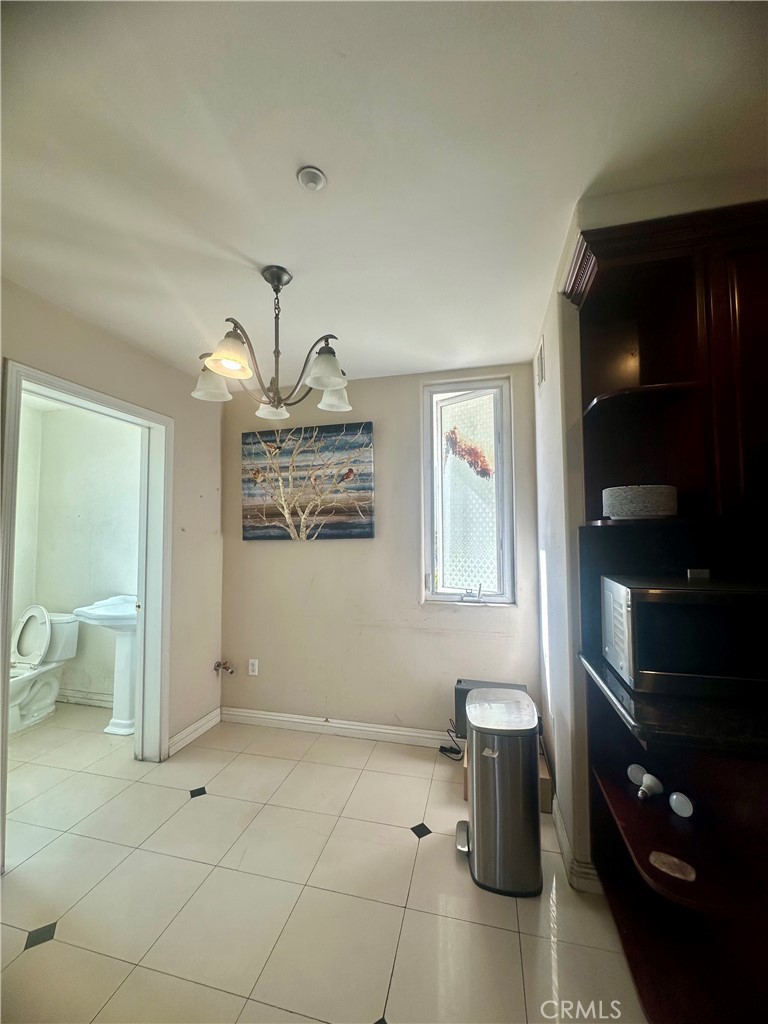 119 S Walnut Grove Avenue