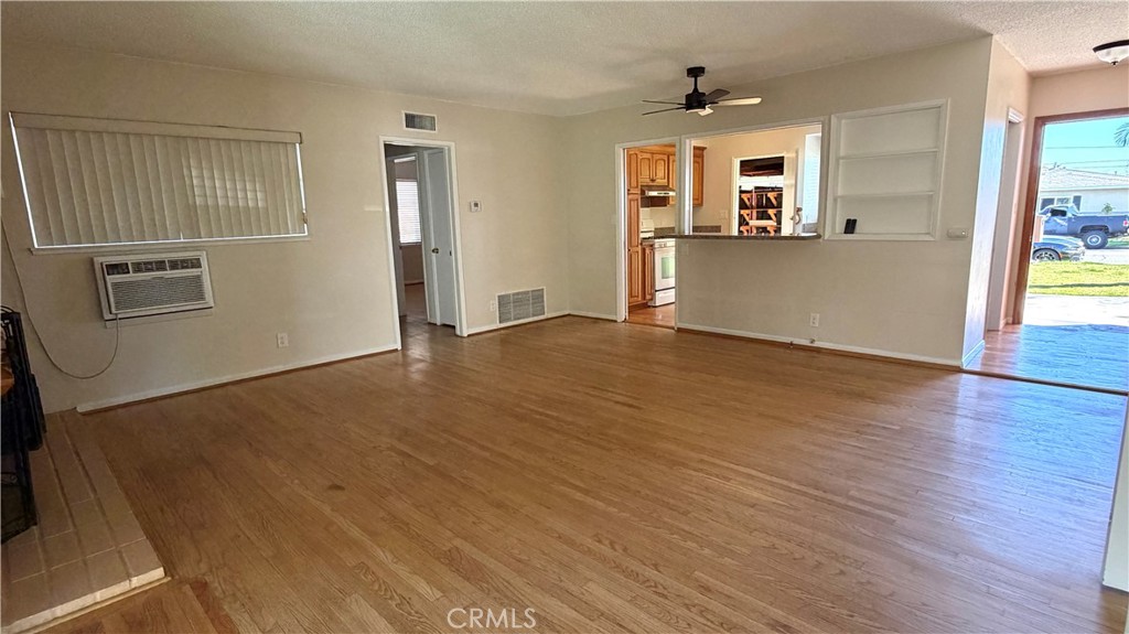 927 Latchford Avenue