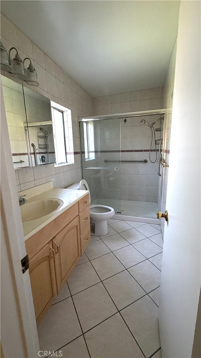 927 Latchford Avenue