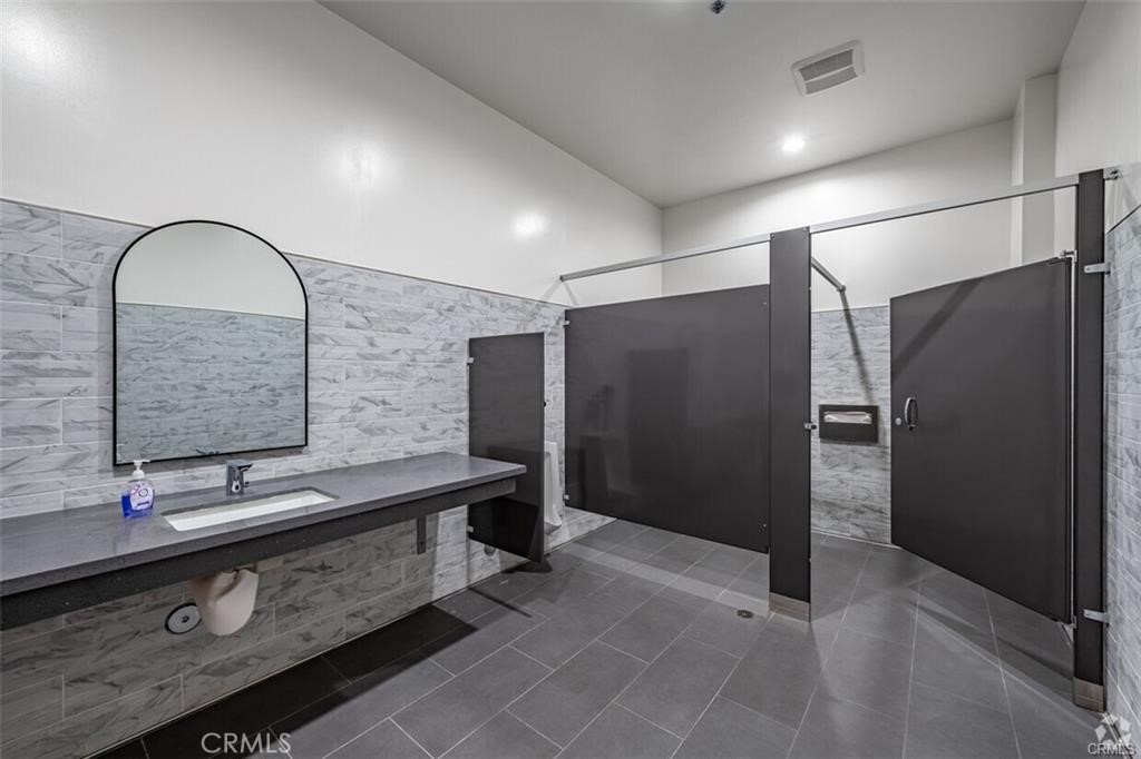 5624 Philadelphia,(Chino Valley Medical plaza#107,108) 107,108