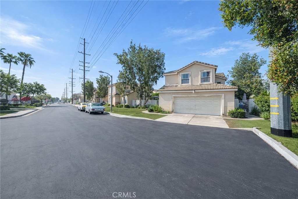 717 North Angeleno Avenue