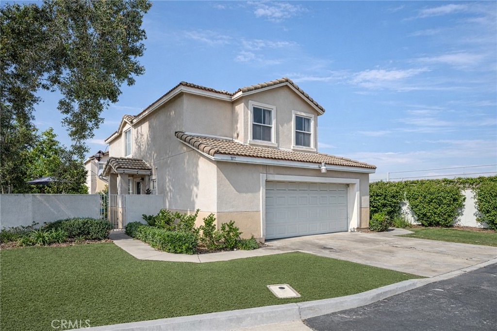 717 North Angeleno Avenue