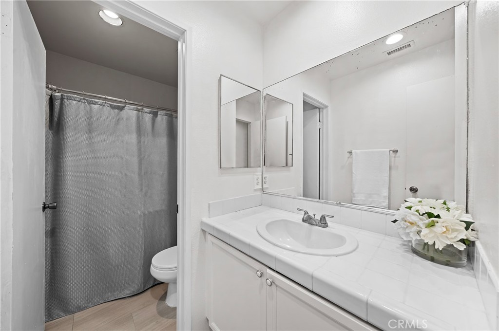 717 North Angeleno Avenue