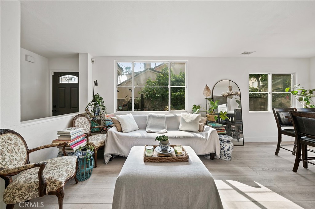 717 North Angeleno Avenue