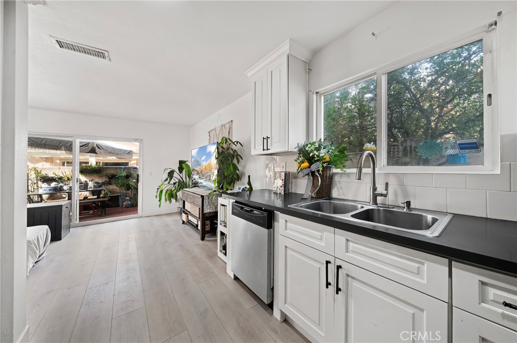 717 North Angeleno Avenue