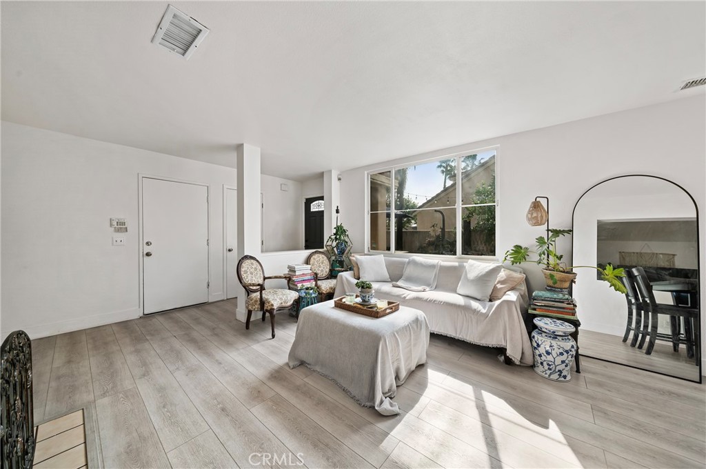 717 North Angeleno Avenue