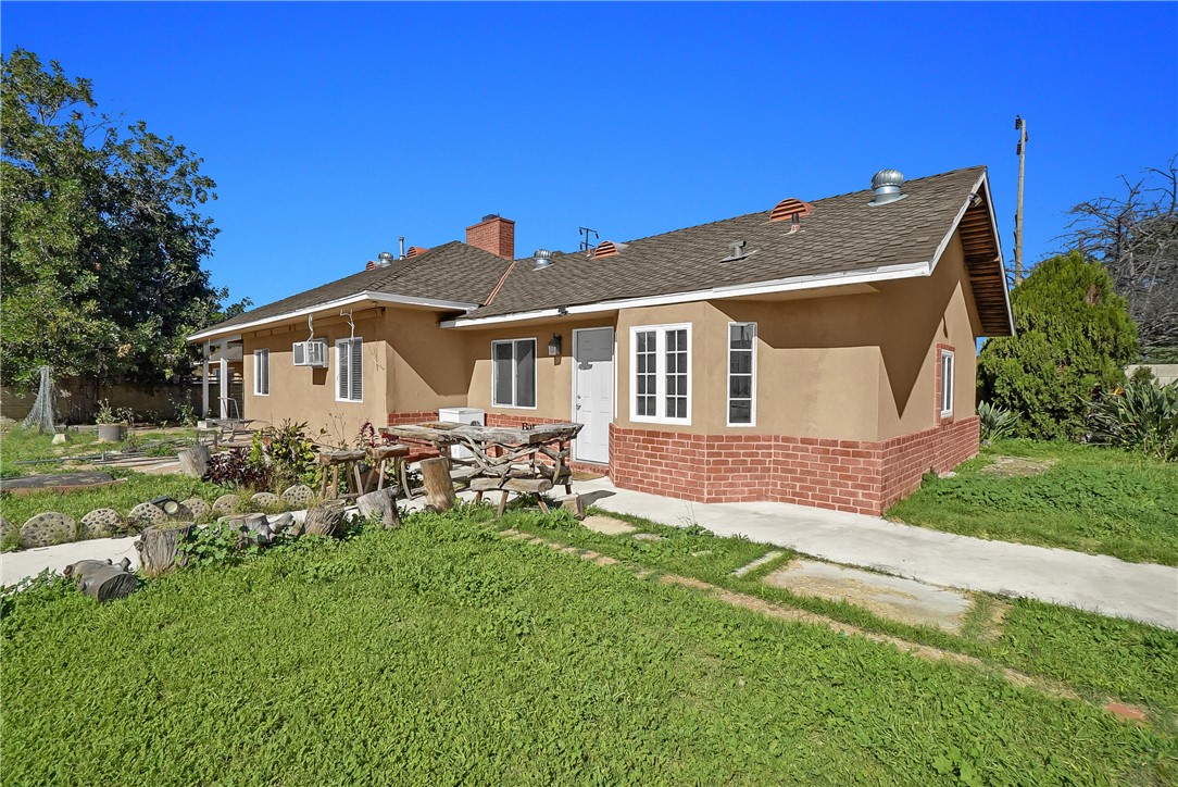 1407 S Craig Dr