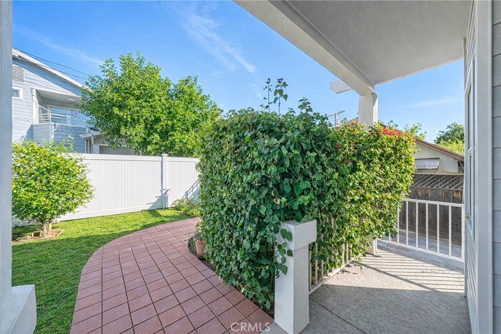 1274 N Sierra Bonita