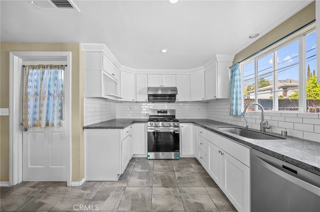 1274 N Sierra Bonita