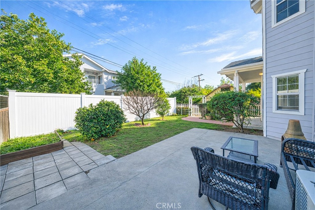 1274 N Sierra Bonita