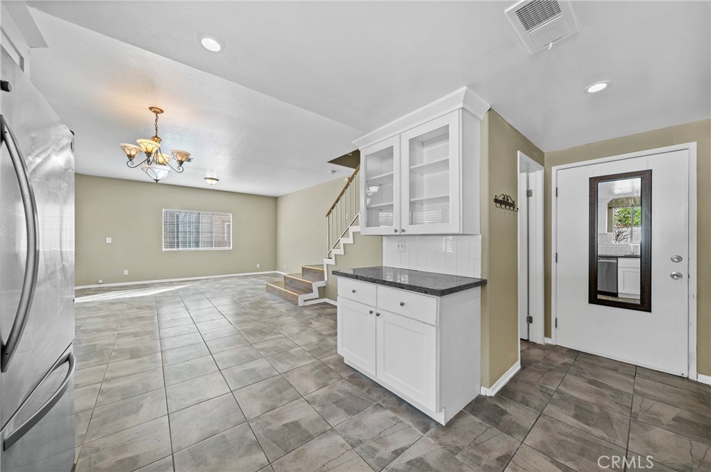 1274 N Sierra Bonita