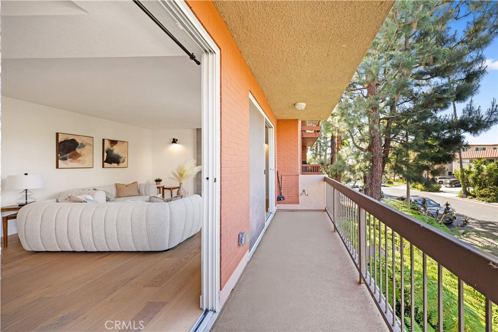 10326 Almayo Avenue 201