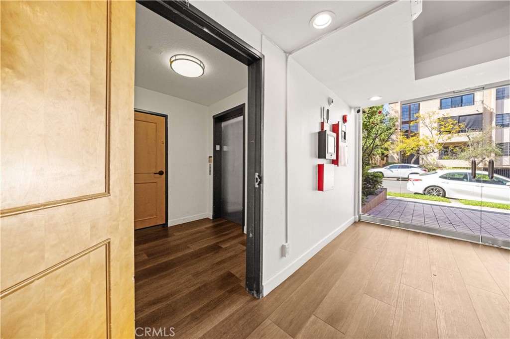 10326 Almayo Avenue 201