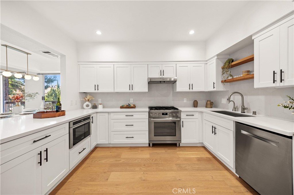 10326 Almayo Avenue 201