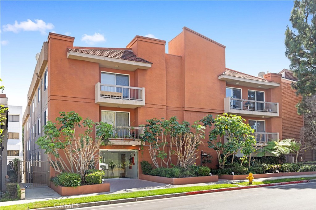 10326 Almayo Avenue 201