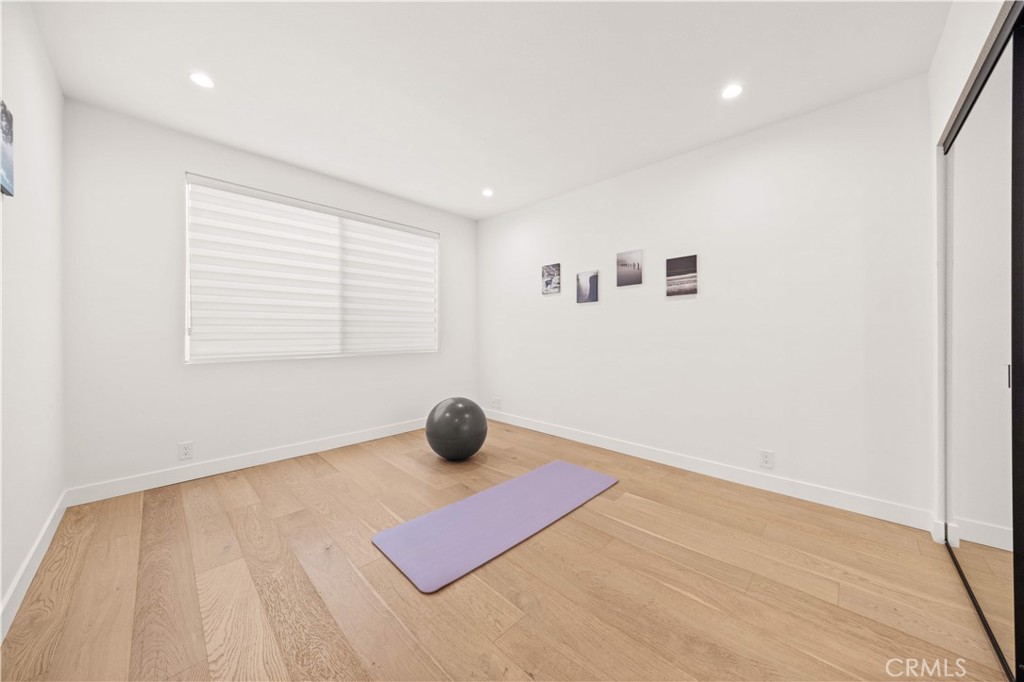 10326 Almayo Avenue 201