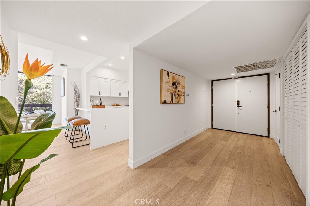 10326 Almayo Avenue 201