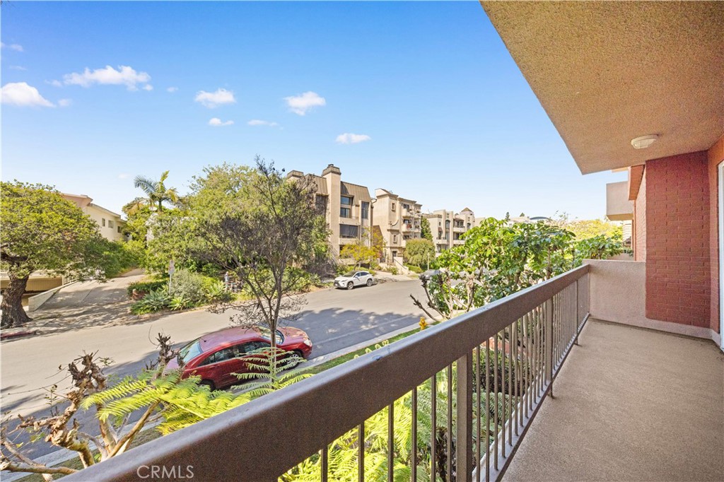 10326 Almayo Avenue 201