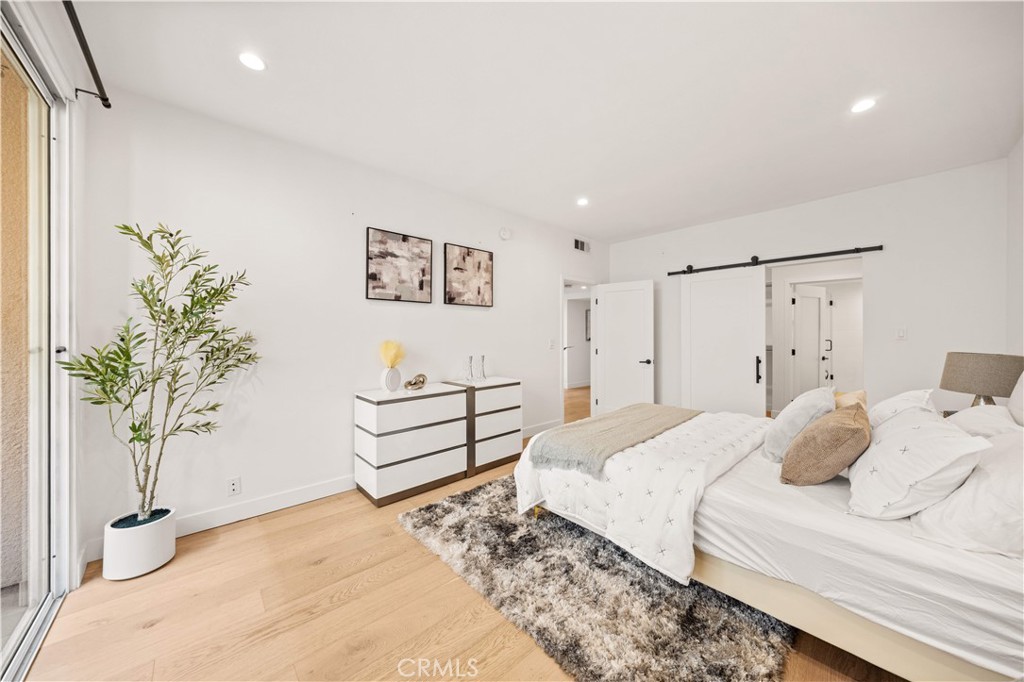 10326 Almayo Avenue 201