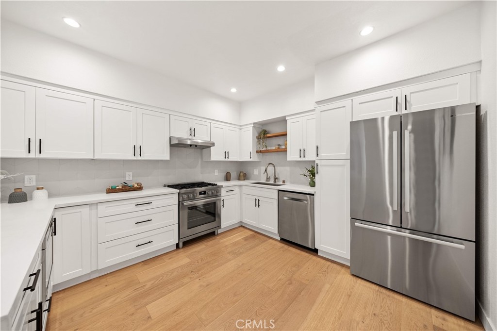 10326 Almayo Avenue 201