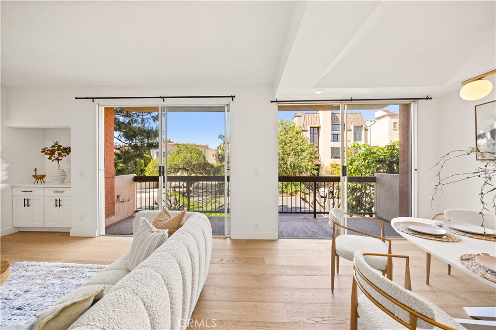 10326 Almayo Avenue 201