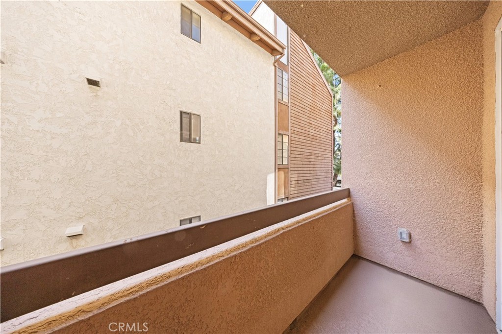 10326 Almayo Avenue 201