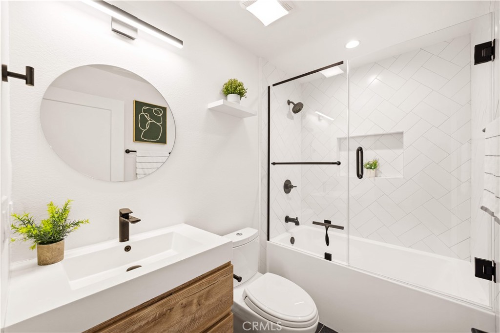 10326 Almayo Avenue 201