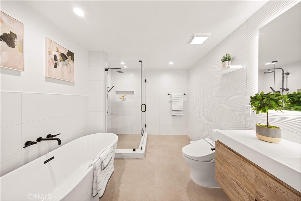 10326 Almayo Avenue 201