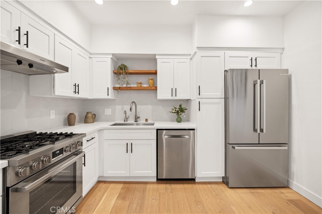 10326 Almayo Avenue 201