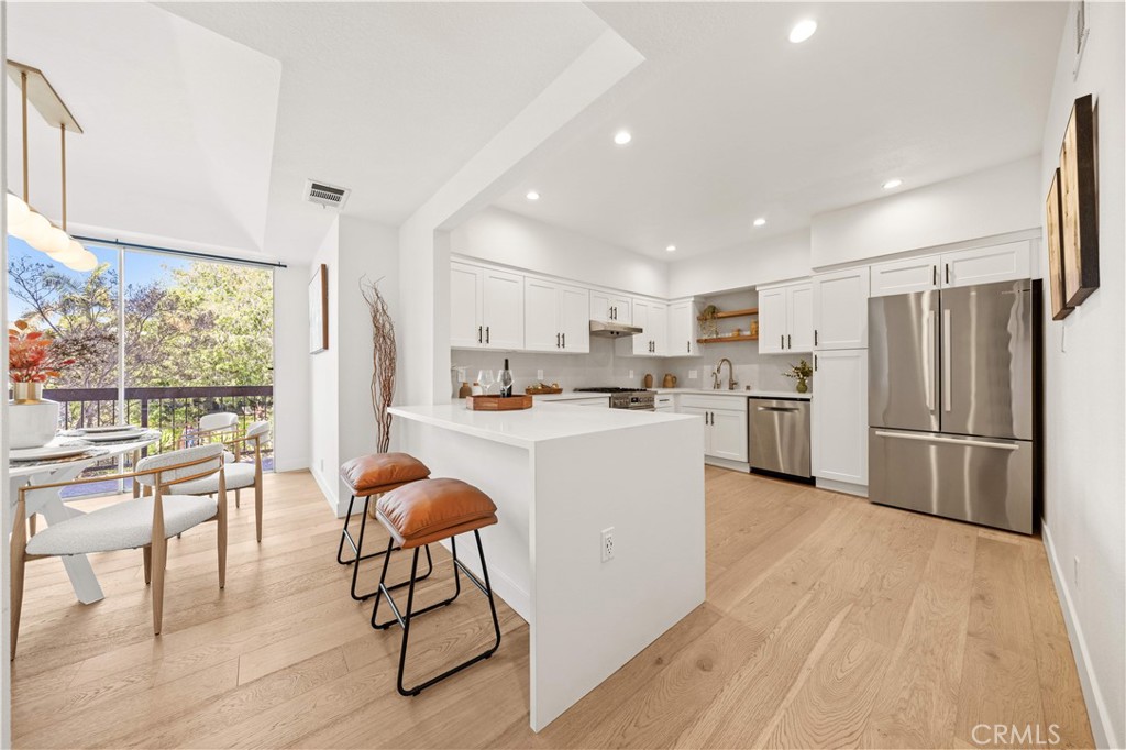 10326 Almayo Avenue 201