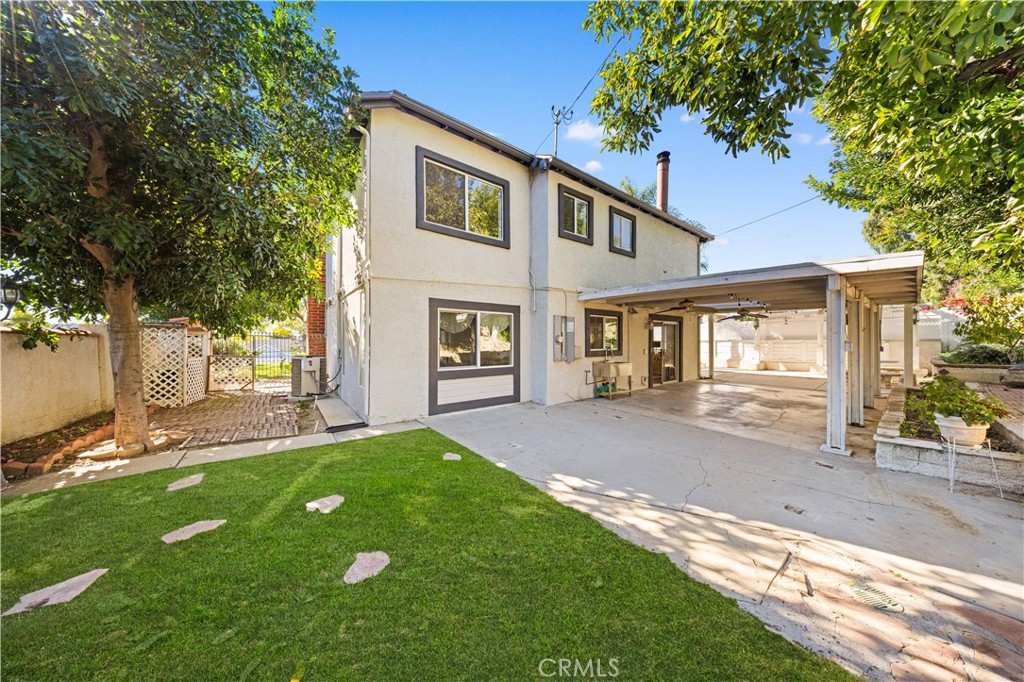 2118 Tierra Loma