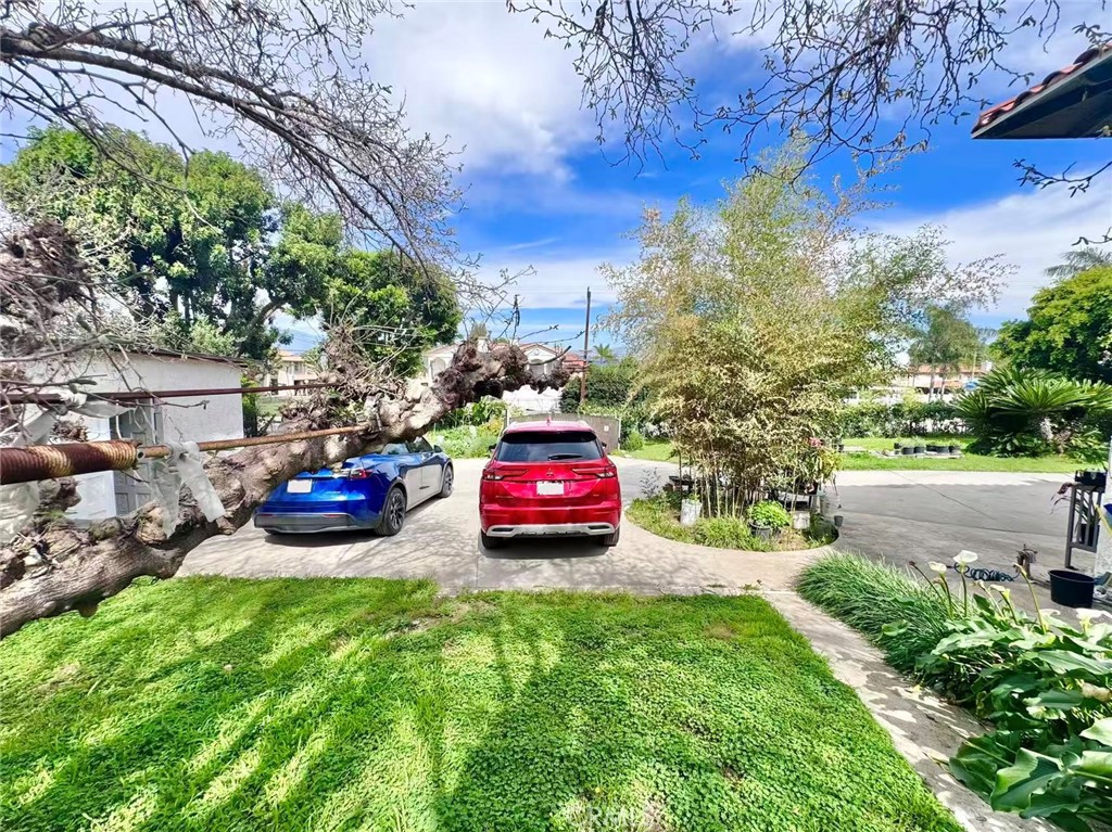 13720 lomitas Avenue