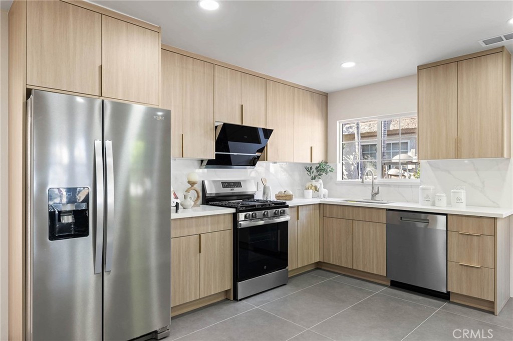 1241 S 4th Street