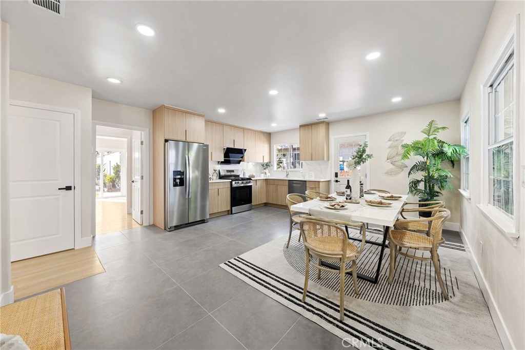 1241 S 4th Street
