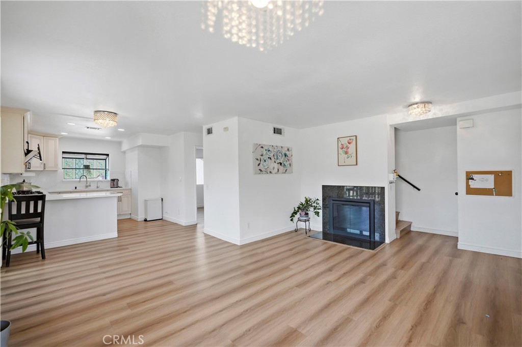 516 N Moore Ave A
