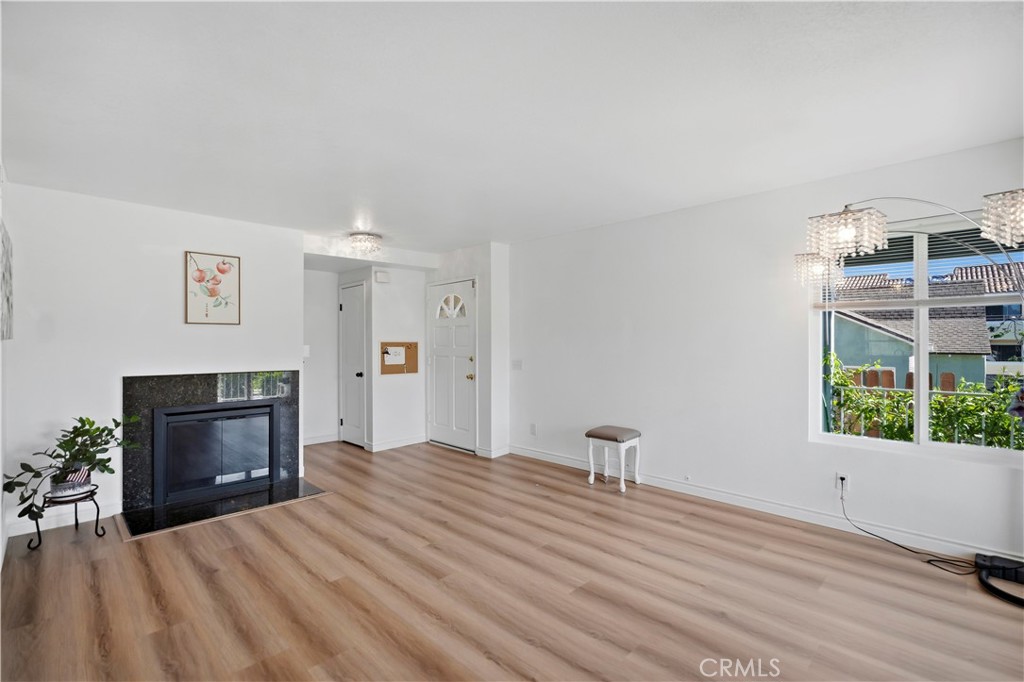 516 N Moore Ave A