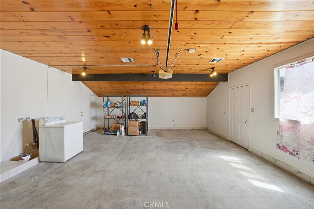 1087 Ridgecrest