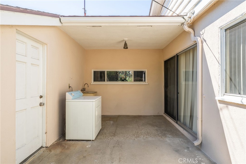 1087 Ridgecrest