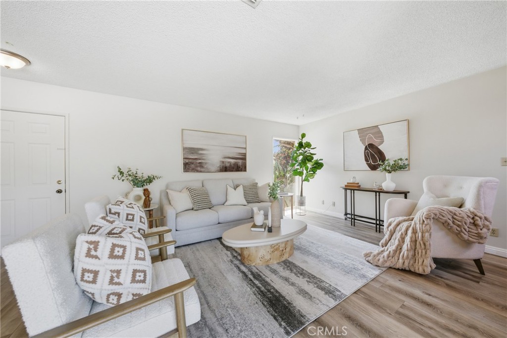1087 Ridgecrest