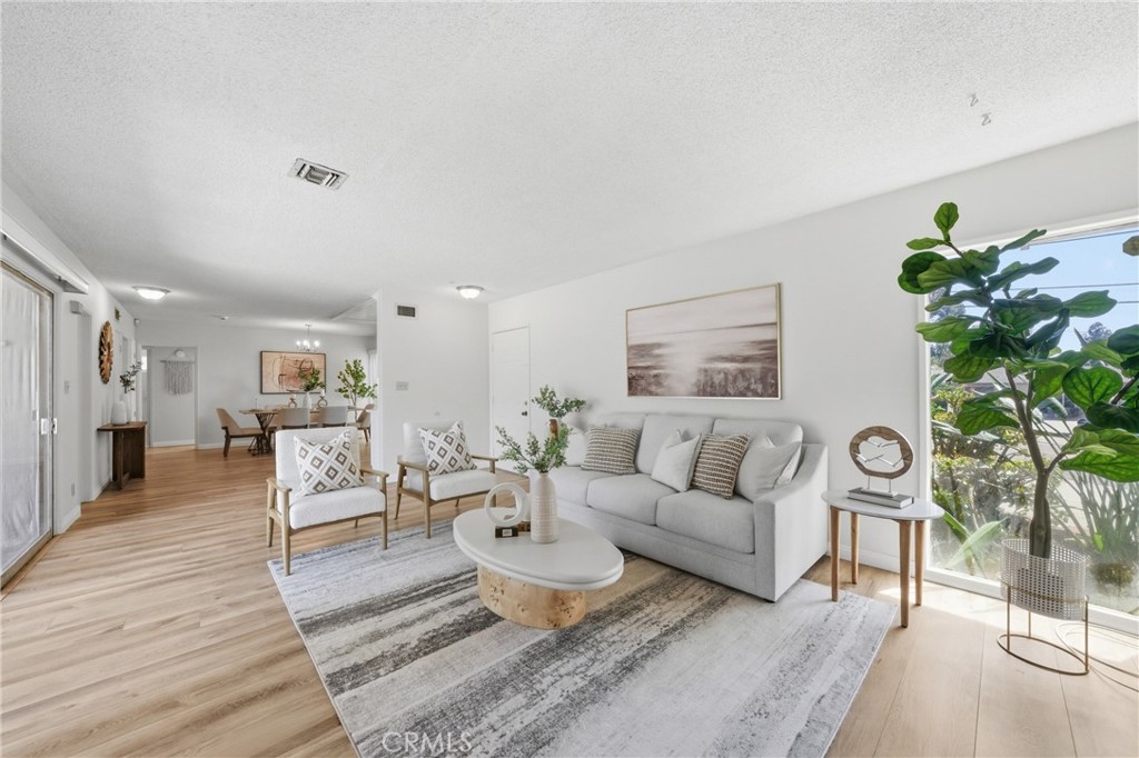 1087 Ridgecrest