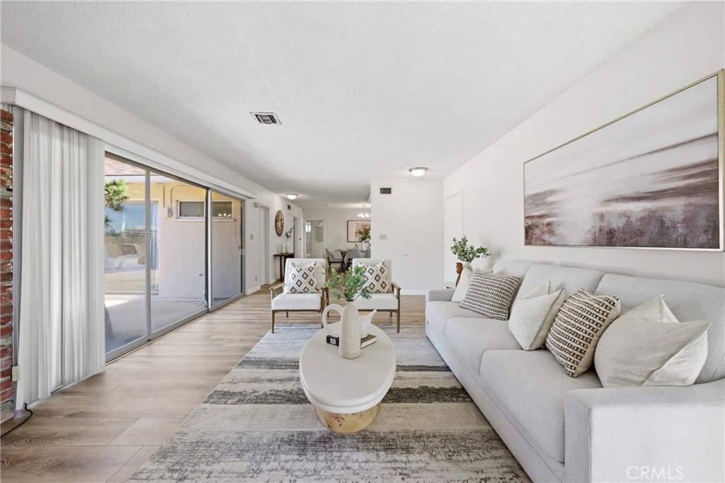 1087 Ridgecrest