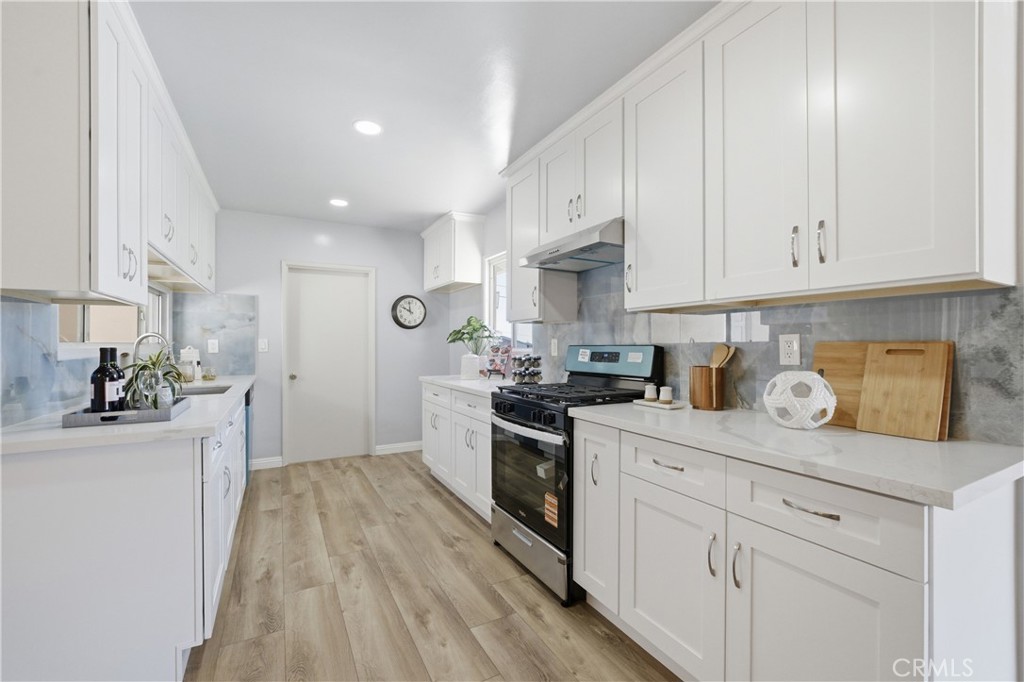 1087 Ridgecrest