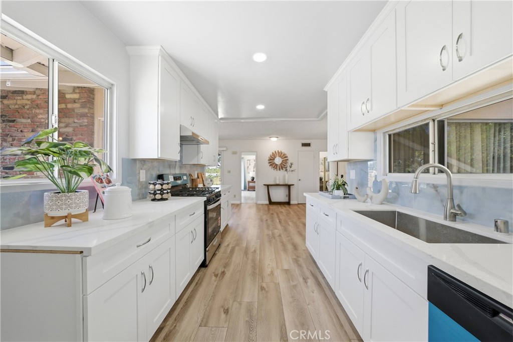 1087 Ridgecrest