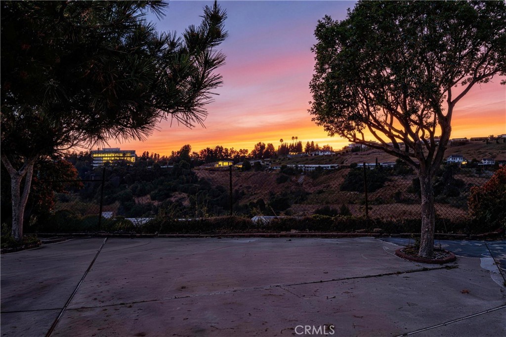1087 Ridgecrest