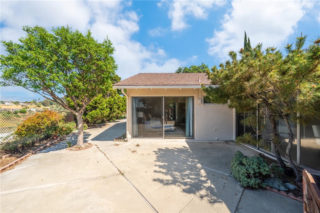 1087 Ridgecrest
