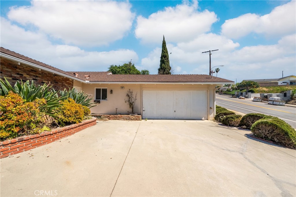 1087 Ridgecrest