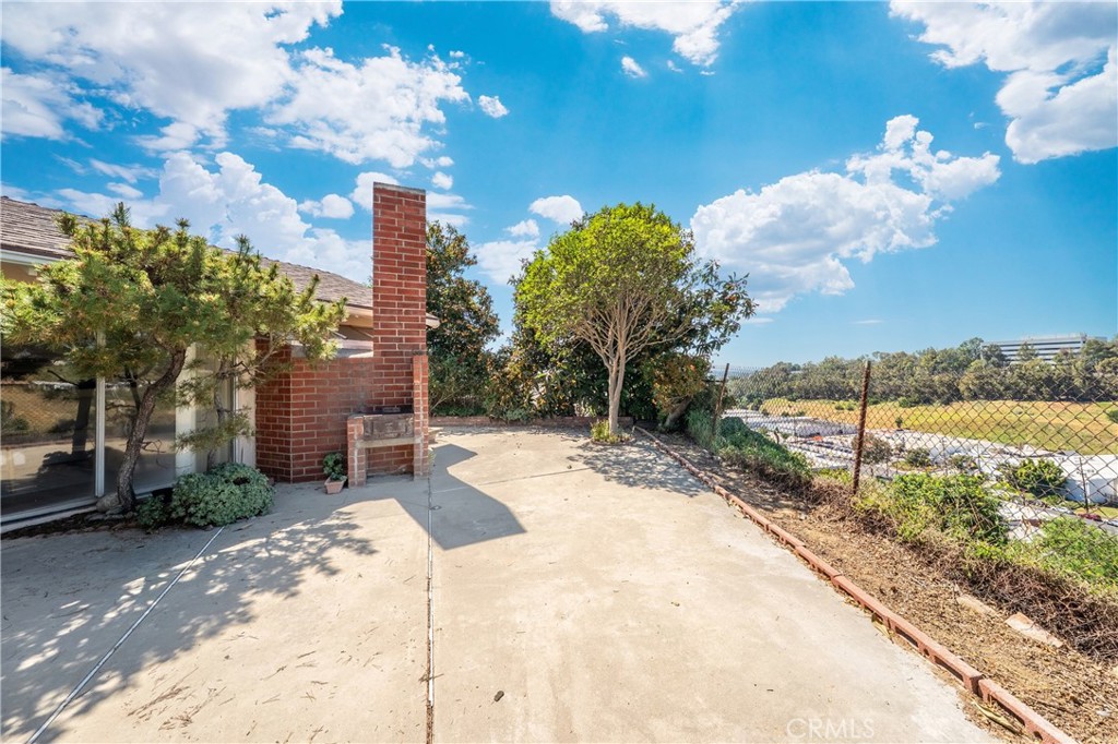1087 Ridgecrest